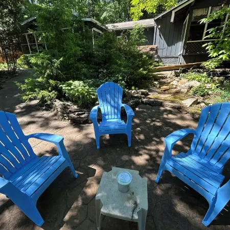 River Soundscapes Retreat! Pet Friendly. Aska Adventure Area! 10 minutes to town