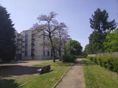 Résidence du Parc des Tilleuls de LYON (4 bdrms, 82m²,free pkg, EUREXPO) Отели в г. Мезон де ла данс