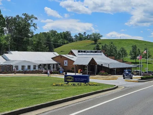 Spacious family friendly home that is pet friendly that is near Douglas Lake.