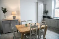 Deluxe 3 bedroom apartment