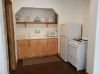 Historic Hardware Inn with River Views: Suite 103