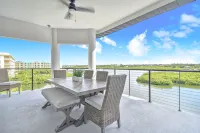 New Luxury PENTHOUSE Beach Condo with Pool and Water Views!