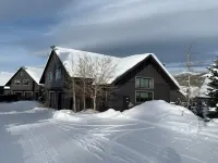 Ski In/Ski out - Great Location in Big Sky Mountain Village