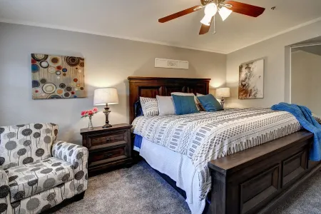 Biltmore Meridian Resort Condo Отели рядом с достопримечательностью «Пистева Пик»