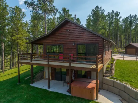 mile high custom home - mountains views Отели рядом с достопримечательностью «Stockade Lake»