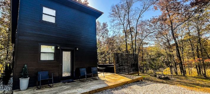 The Bored Doe • 1 mi to DeGray Lake Hotels in Hot Spring County