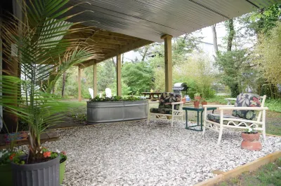 Lime Crush...Sweet studio apartment a 1/2 block to a private beach.