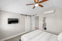 Unique Bohemian Apartment less than 5-Minute Walk to Beach, Sleeps up to 6!