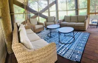 “Surf Shack” within walking distance to the beach!