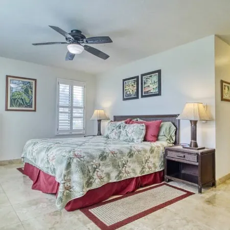 A Welcoming Beachfront 2BR/2BA, Vacation Home, W/D, AC, STEPS TO BEACH!