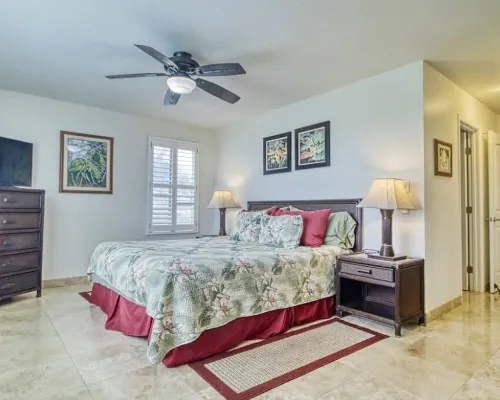 A Welcoming Beachfront 2BR/2BA, Vacation Home, W/D, AC, STEPS TO BEACH! Hotels in Kapaʻa