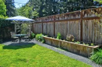 Oly Oasis - charming bungalow in Olympia with WiFi, AC and your own backyard!!