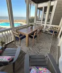 Coastline Cottage with Breathtaking Ocean Views On Fripp Island Wi-Fi, Golf Cart