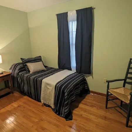 Cattle farm getaway in Virginia's best wine & beer country! Fiber Optic Wi-Fi!