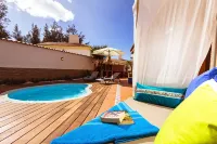 Escelente Villa Familiar con Piscina Privada en el Centro de Corralejo Playa - Villas