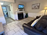 A+ Condo Downtown W/Fireplace, Indoor & Outdoor Pools