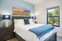 Brand New 2023 Cabin: Luxury Meets Nature – Sleeps 14, Views & Modern Amenities!