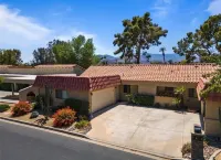 NEW! Peaceful Waterfront Getaway (pet-friendly) Hotel in zona Palm Desert Palms