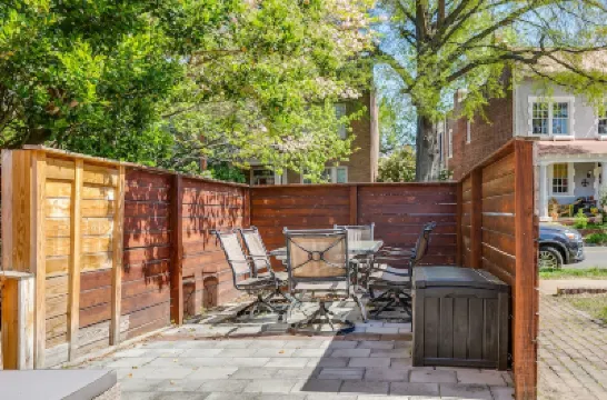 3-Bed Grace Street Getaway in Museum District リッチモンド大学周辺のホテル