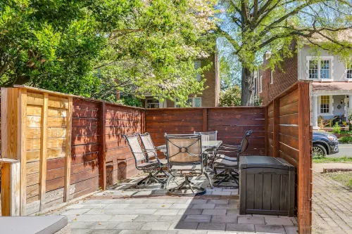 3-Bed Grace Street Getaway in Museum District