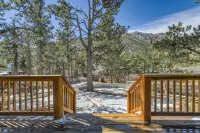 Colorado Mountain House - Views and a Hot Tub!