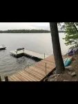 Cozy Vacation Cottage on the Lake with Hot Tub!