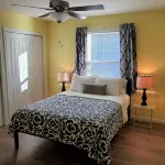 Private Retreat Bungalow-One Level, 2 blocks from Beach w/Porch & Deck