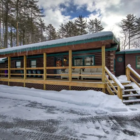 luxury log home mins from Lake George, w/ heated salt water pool!