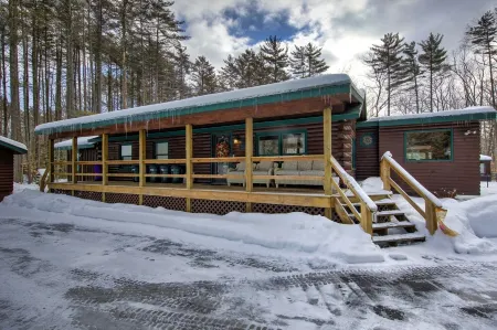 luxury log home mins from Lake George, w/ heated salt water pool!
