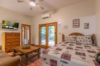 Family-Friendly, Pet-Friendly, Hot Tub, Pool Table, Fast Wifi, and Fireplace