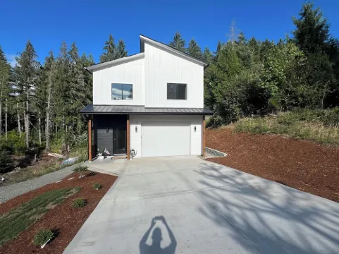 Charming 3-bedroom house in Kelso with WiFi and AC