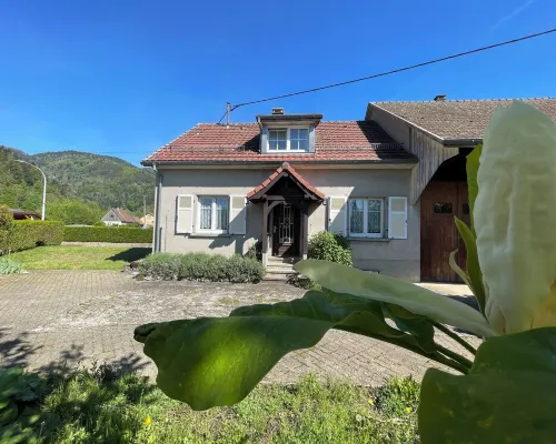 Calm, spacious and relaxing holiday home in the heart of the Vosges mountains Hotels in Kruth