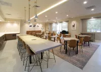 Doubletree by Hilton Chico - breakfast
