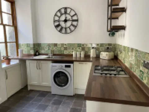 Newly renovated 3-bedroom townhouse in Cupar town centre Hoteles en Cupar