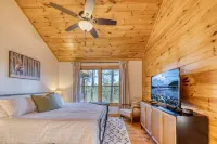 Ellijay Escape: Hot Tub, Fireplace, Peaceful Views