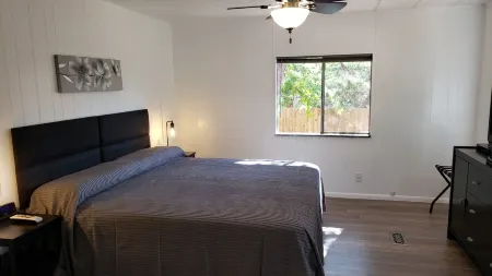 Javelina Heaven- Secluded-Private Trail-King Beds-Wildlife