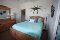 Personal Resort w/ Private Pool, Hot Tub & Elevator, Walking Distance to Town