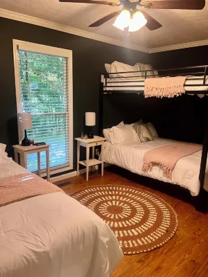 Private Mountain Haven: Hot Tub, Hiking & Activities Nearby