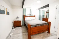 Modern Retro Haven near Downtown Sedro Woolley Hotels near Skagit Valley Softball Fields