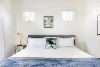 NoHo Toluca Lake Luxury Near Universal Studios โรงแรมในยูนิเวอซัล ซิตี้