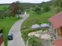 Unique spacious apartment in the green Hotels in Salem