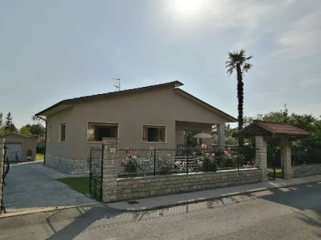 Villa with pool in the heart of Versilia