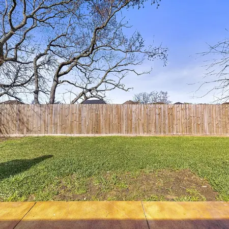 Cozy Pearland Getaway Home! Large backyard w/patio! 5 STAR REVIEWS.