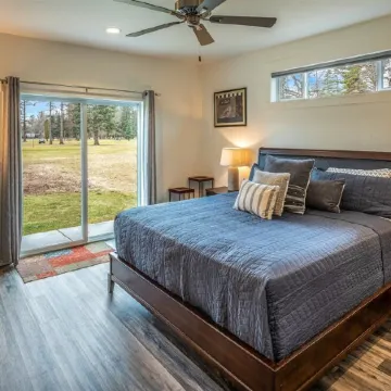 Fairway Retreat with Hot Tub on the Golf Course