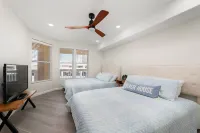 South Padre Island Condo 2BD/2BTH w/ Private beach access & with all amenities
