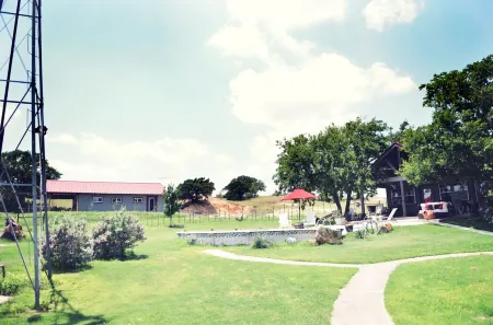 CHARMING renovated barn with swimming pool & hot tub!