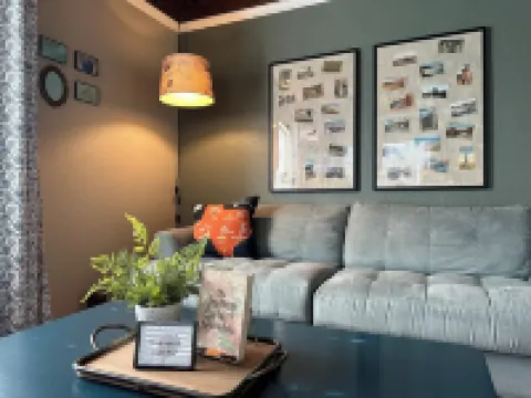 The Compass South, The Travelers Stay Near TSU