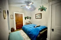 Historic 1884 Victorian Downstairs Unit. Walk to everything! Close to elk!