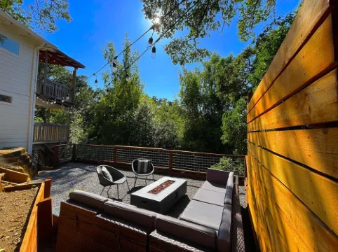 Fully Remodeled Private Wine Country Bungalow! Sunny Treetop Views, Luxury Beds