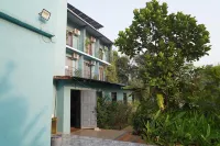 The Blue Sky Hotel di Alibag